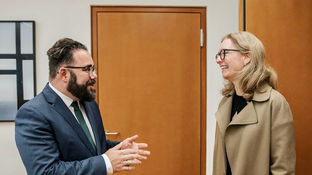 Parlamentarischen Staatssekretär Christian Kühn, Regierungschef-Stellvertreterin Sabine Monauni