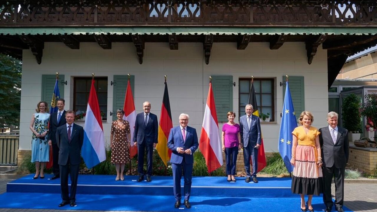 Erbprinzessin Sophie von und zu Liechtenstein, Erbprinz Alois von und zu Liechtenstein, Königliche Hoheit Grossherzog Henri von Luxemburg, Caroline Parmelin , Guy Parmelin (Bundespräsident Schweiz), Frank-Walter Steinmeier (Bundespräsident Deutschland), Alexander Van der Bellen (Bundespräsident Österreich, Ihre Majestät Königin Mathilde von Belgien und Seine Majestät Philippe, König der Belgier. | © von Schacht, Henning