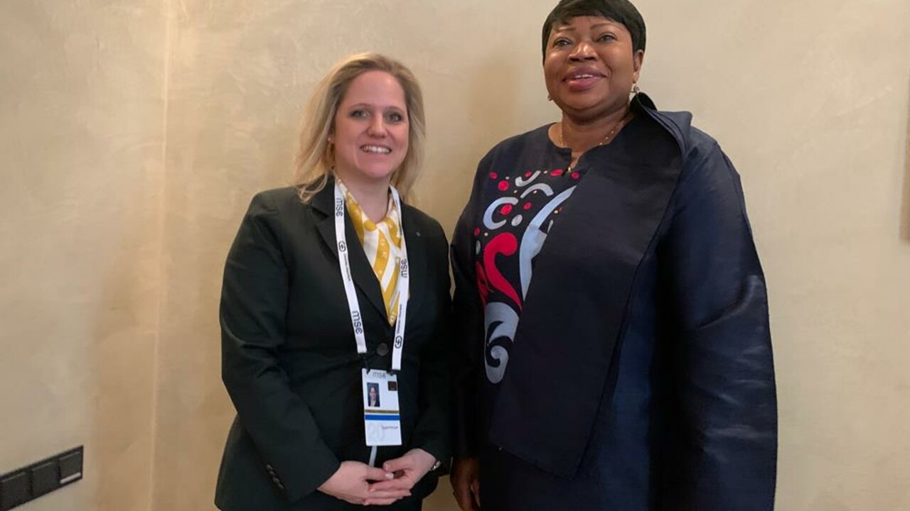 Ministerin Katrin Eggenberger und Fatou Bensoude - Chefanklägerin beim Internationalen Strafgerichtshof ICC in Den Haag