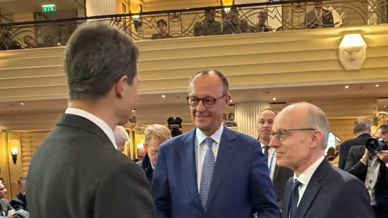 S.D. Erbprinz Alois von und zu Liechtenstein im Gespräch mit Kanzlerkandidat Friedrich Merz und dem Premierminister von Luxemburg, Luc Frieden